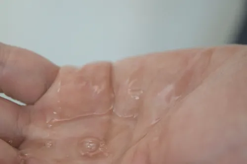 ウーマシャンプープレミアム少しひんやりしている